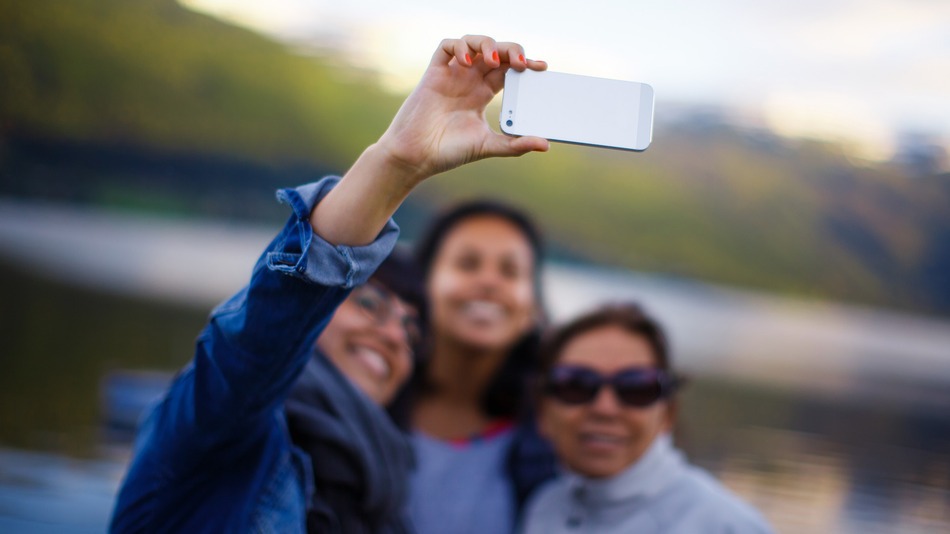 More people have died from selfies than shark attacks this year